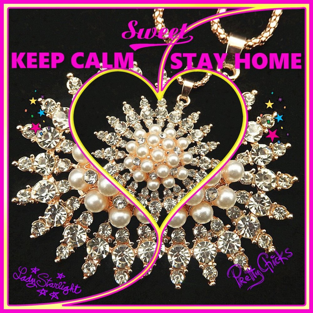 💐Betsey Johnson Burst of Pearls Flower Necklace💐